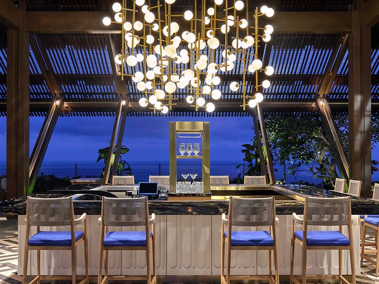 Umana Bali Pool Bar