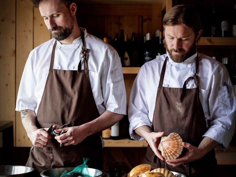 Köche im Restaurant des „Holmen Lofoten“