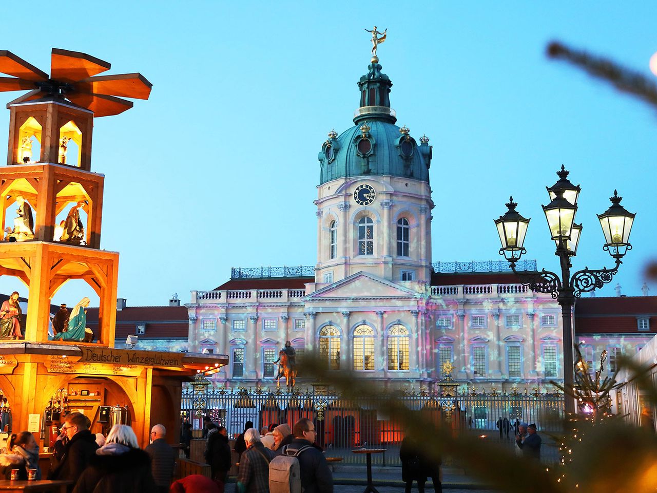 Schloss Charlottenburg und Weihnachtspyramide