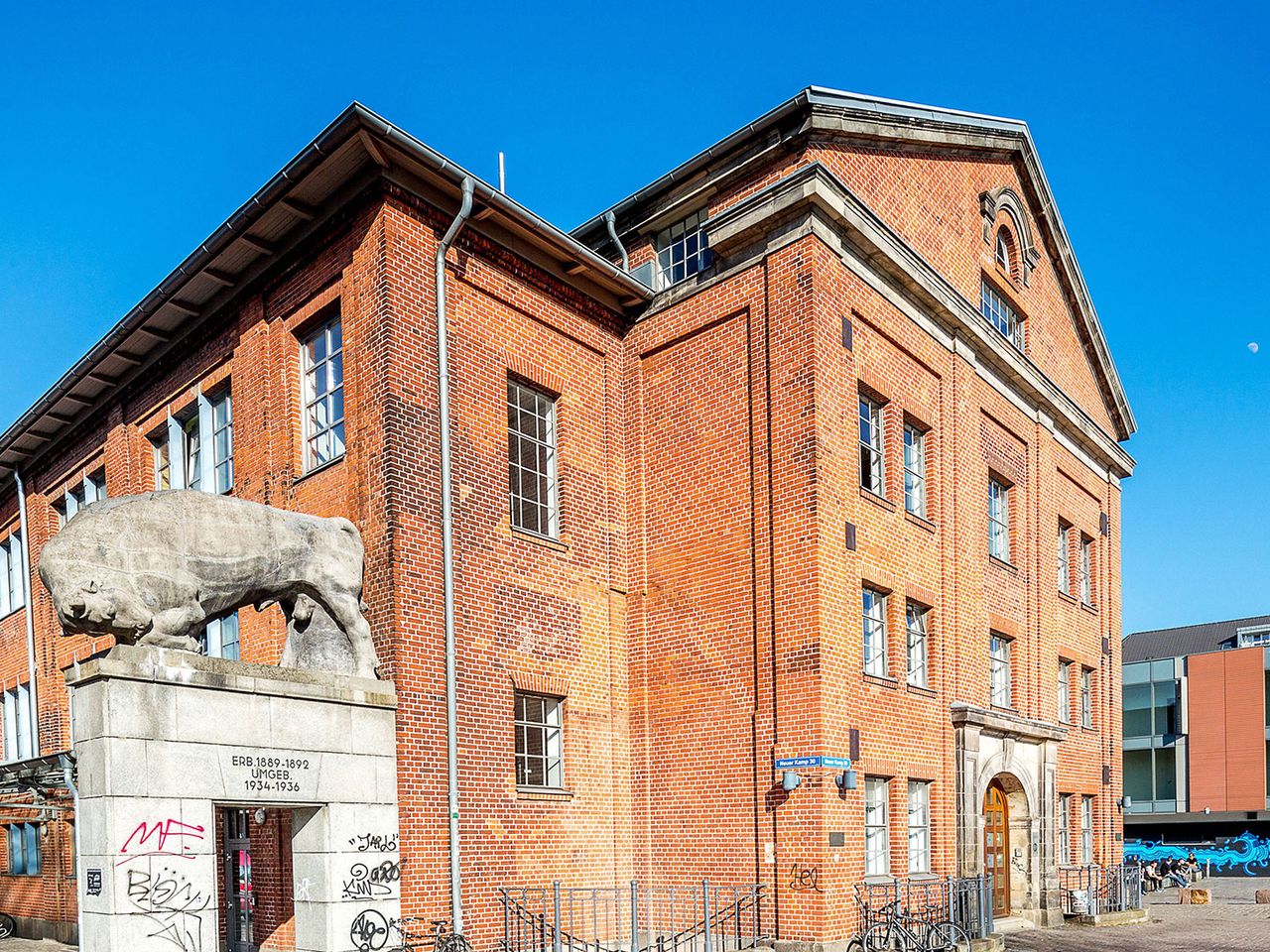 Blick auf die Alte Rinderschlachthalle im Schanzenviertel