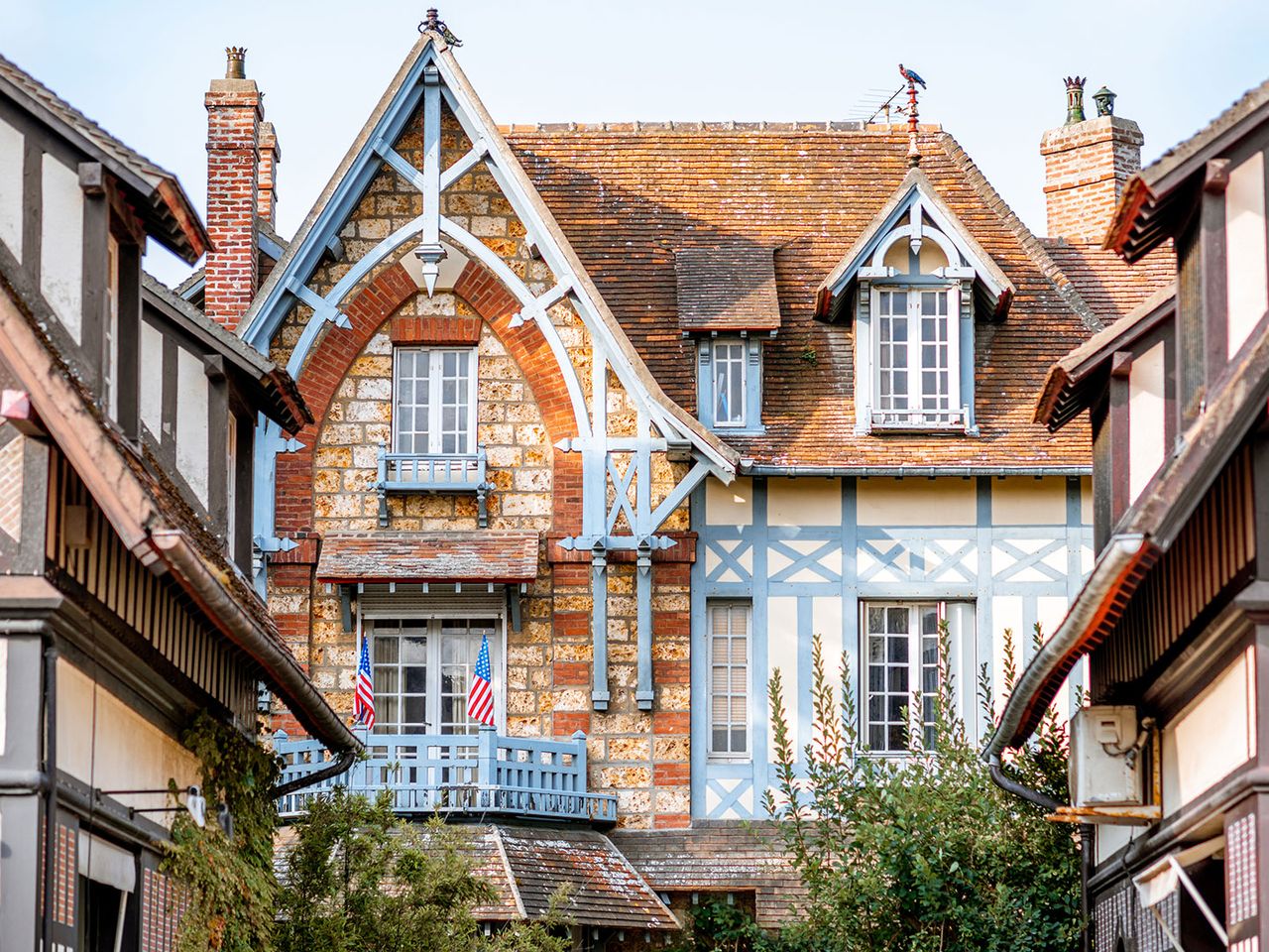 süße Häuser in Deauville, Frankreich