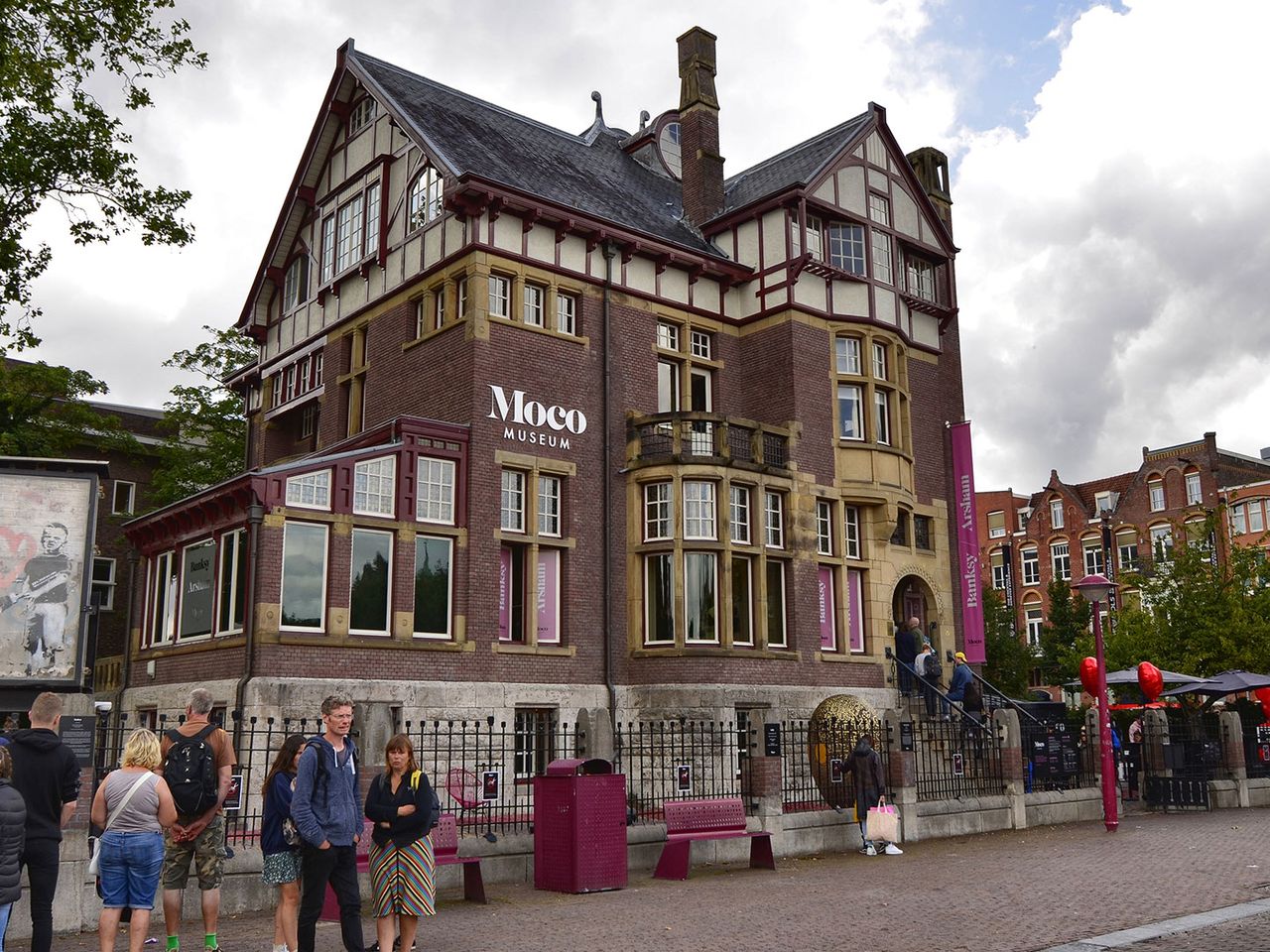 Moco Museum in Amsterdam von außen