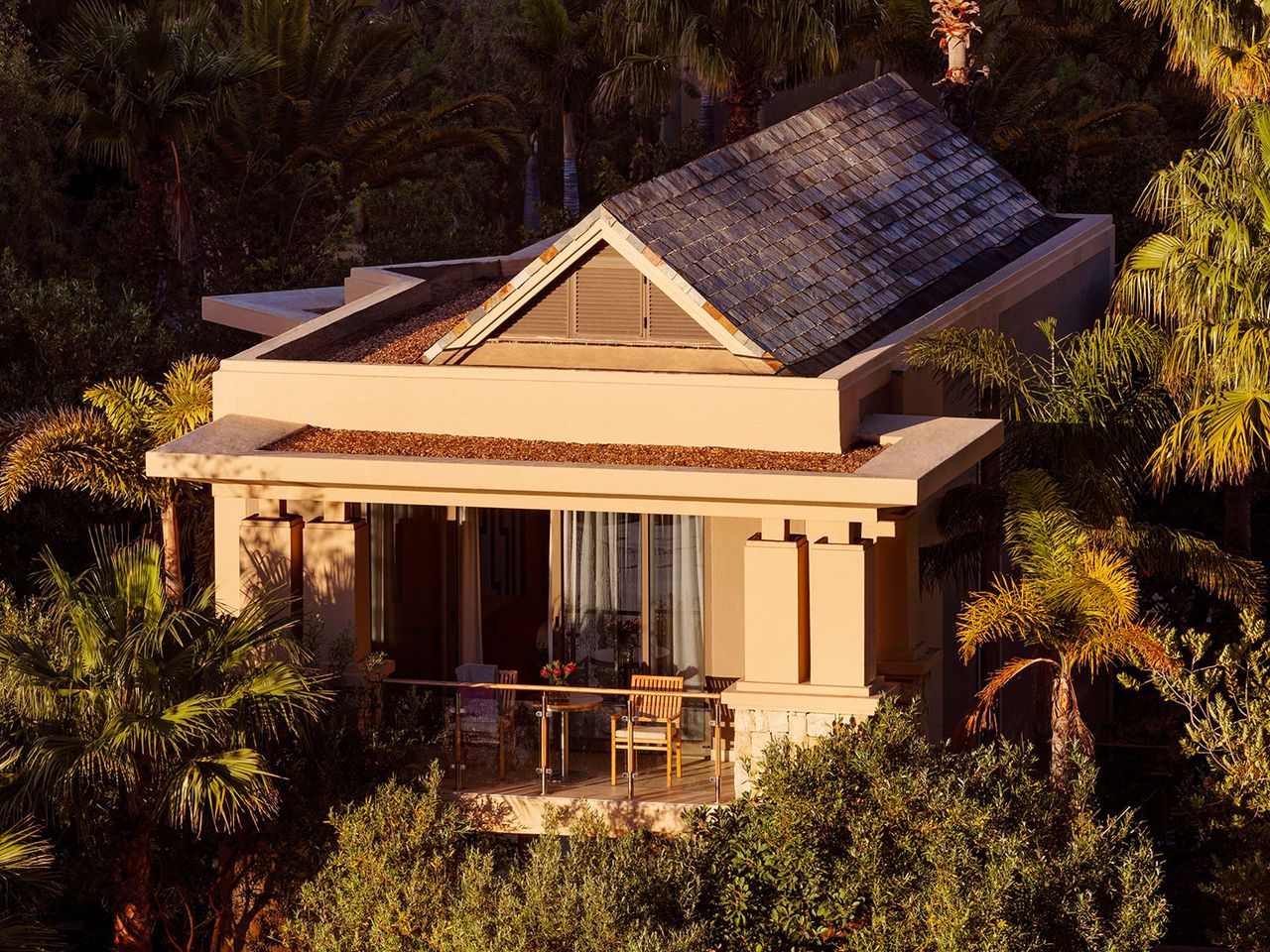 Außenaufnahme eines Zimmers mit Balkon, One&Only Cape Town