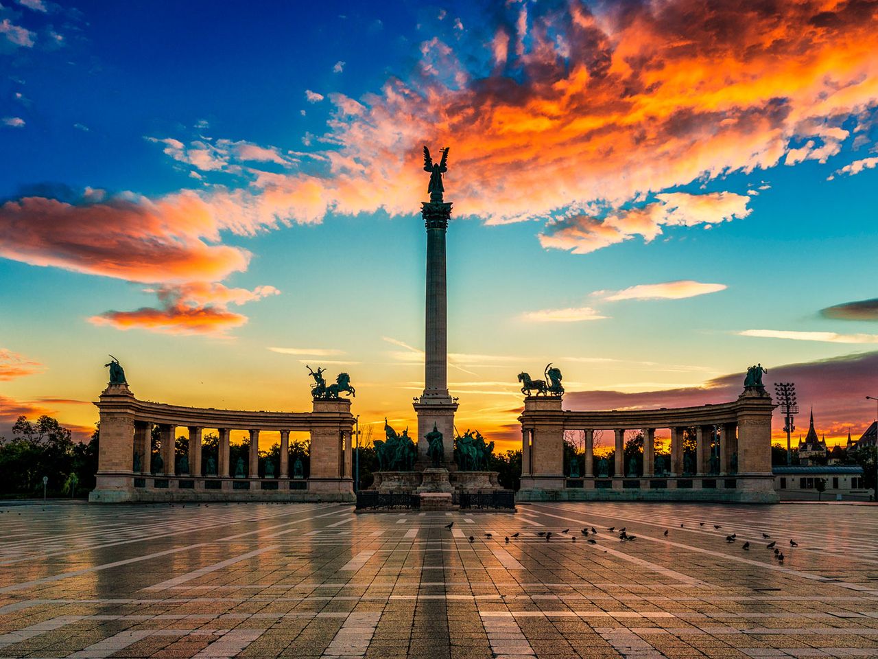 Heldenplatz Budapest in der Morgendämmerung