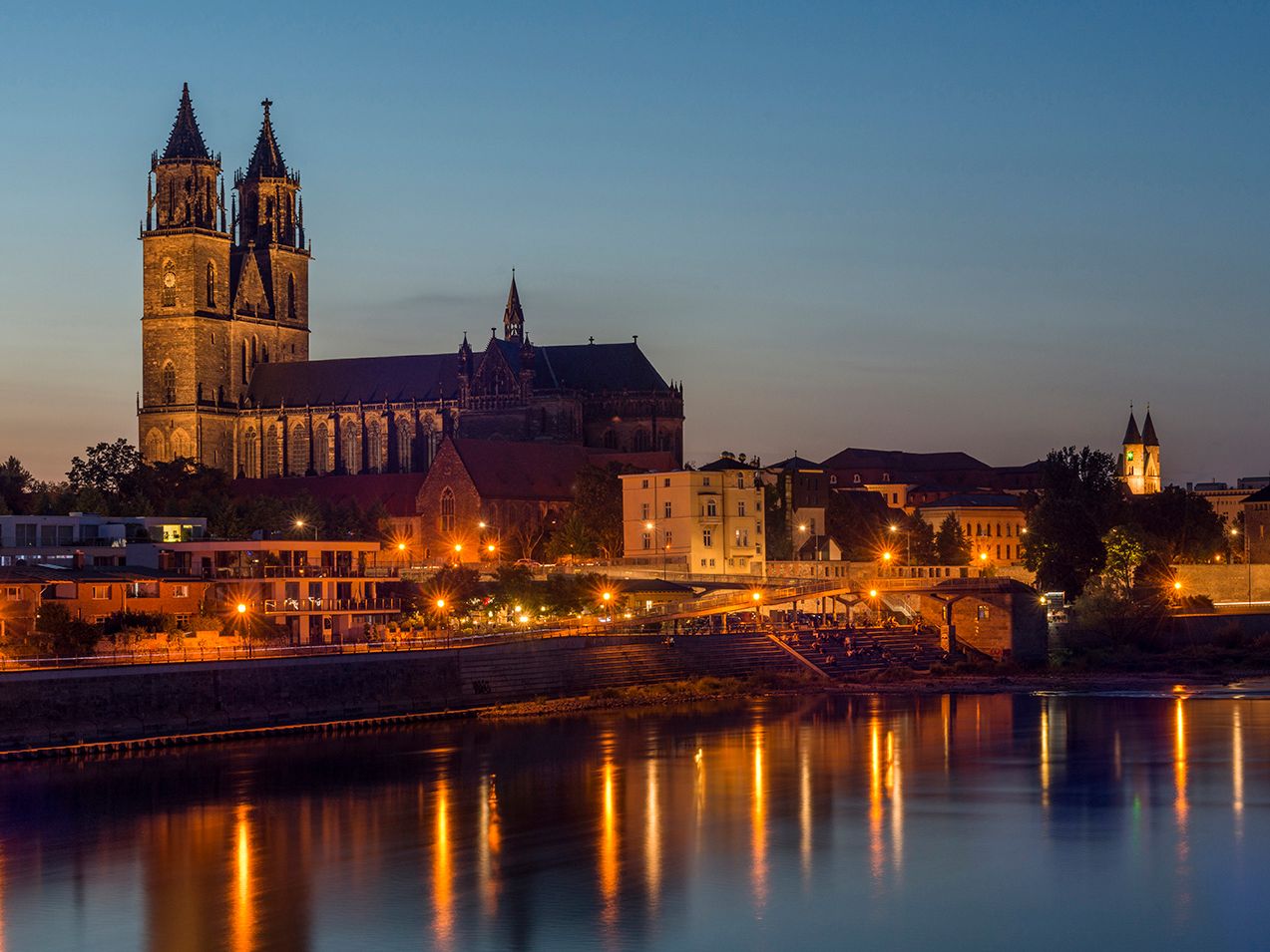 Dom und Elbe in Magdeburg