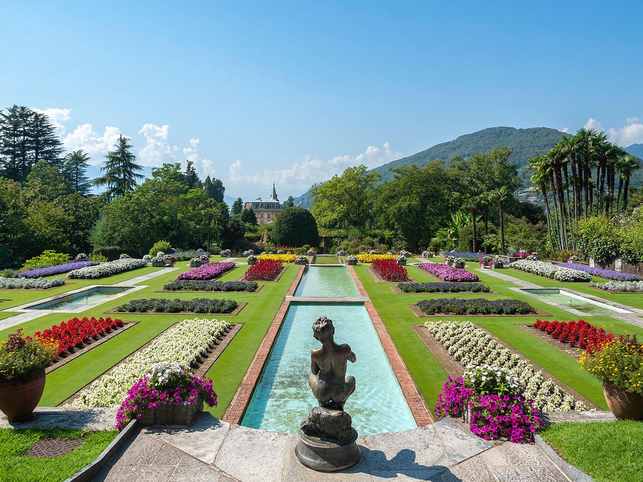 Blick auf die Botanischen Gärten der Villa Taranto