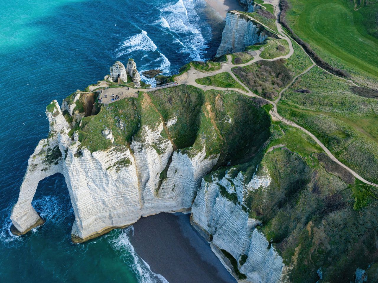 Kreidefelsen von Étretat von oben