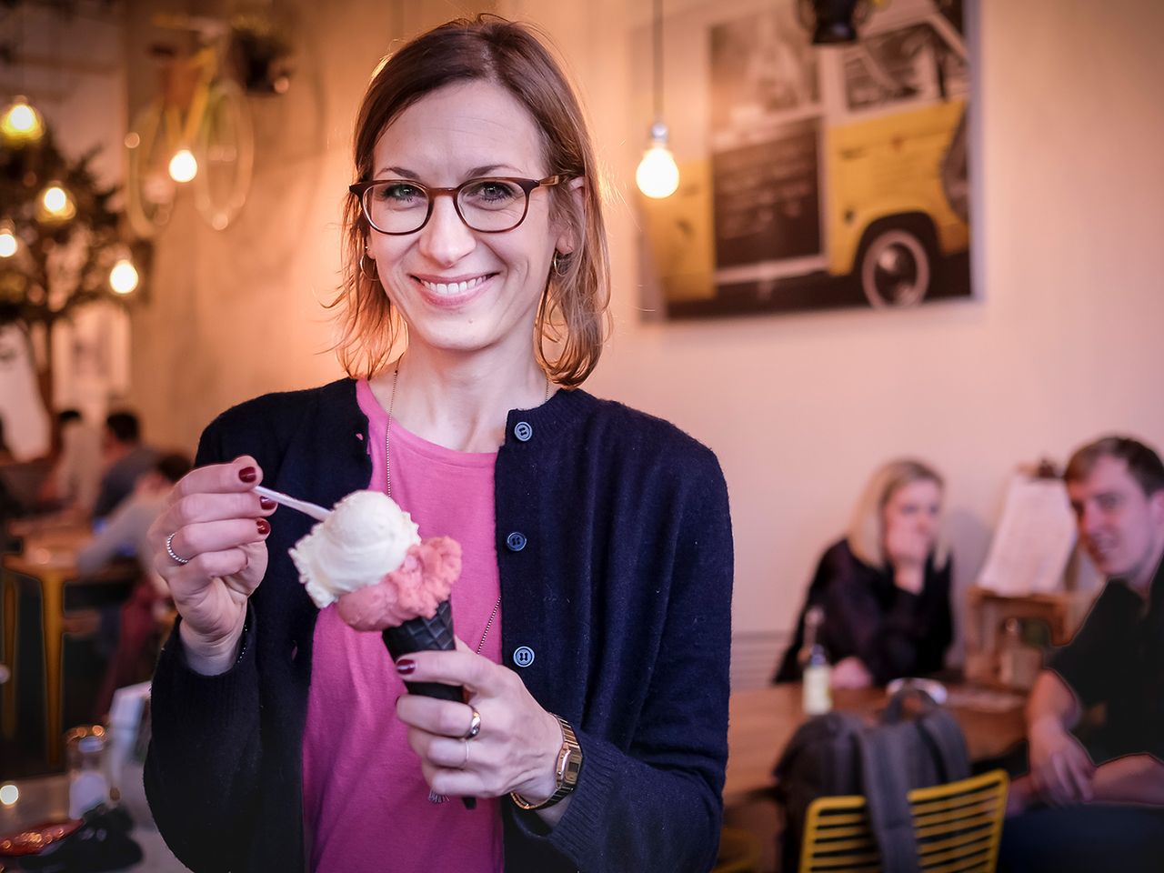 Tinka Dippel im Claus Eismanufaktur & Deli in Stuttgart