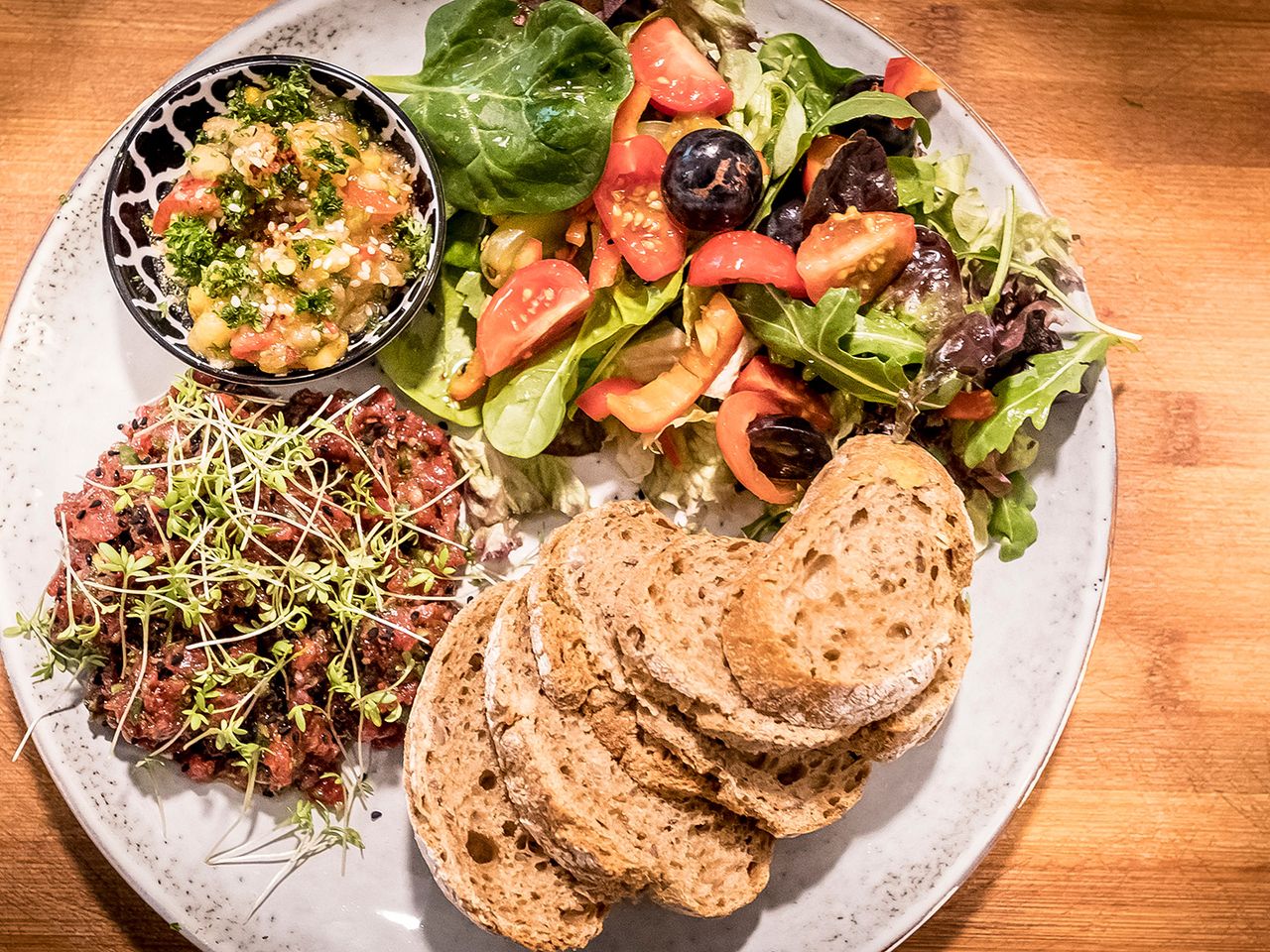 Renkli Weinbar, Leipzig