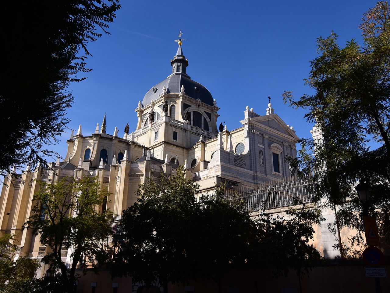 Almudena-Kathedrale in Madrid