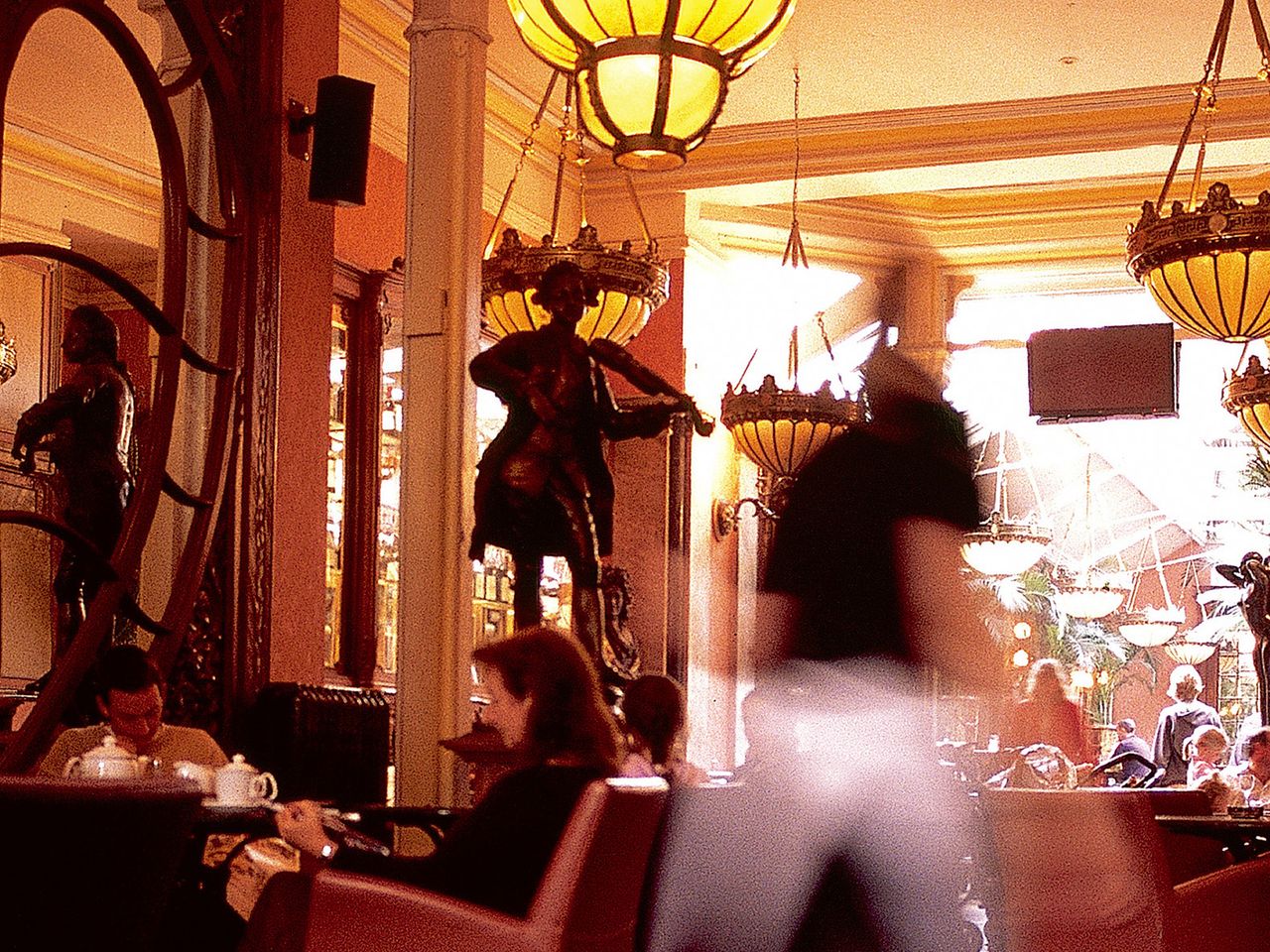 Jugendstilambiente im Café en Seine