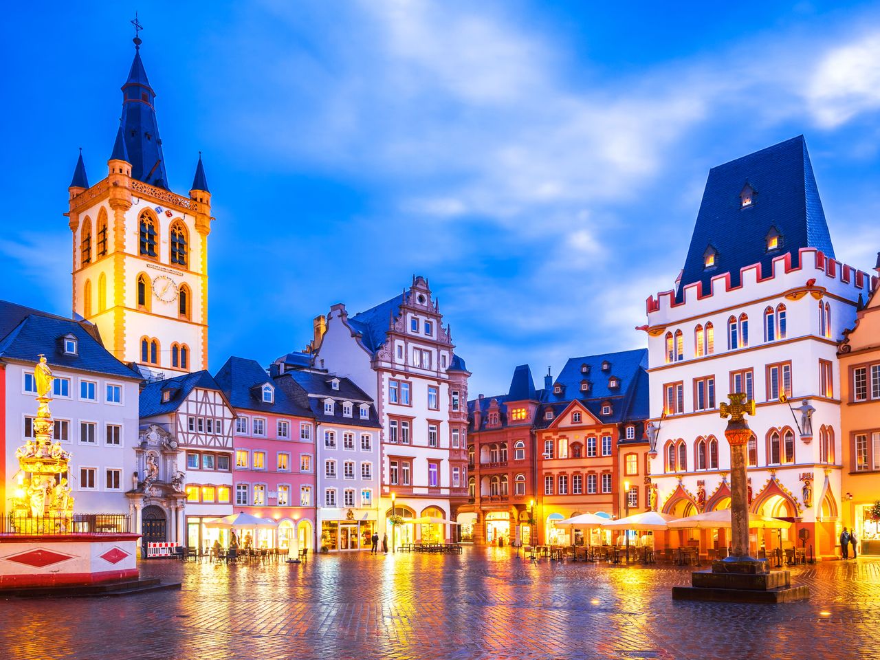 Hauptmarkt in Trier am Abend