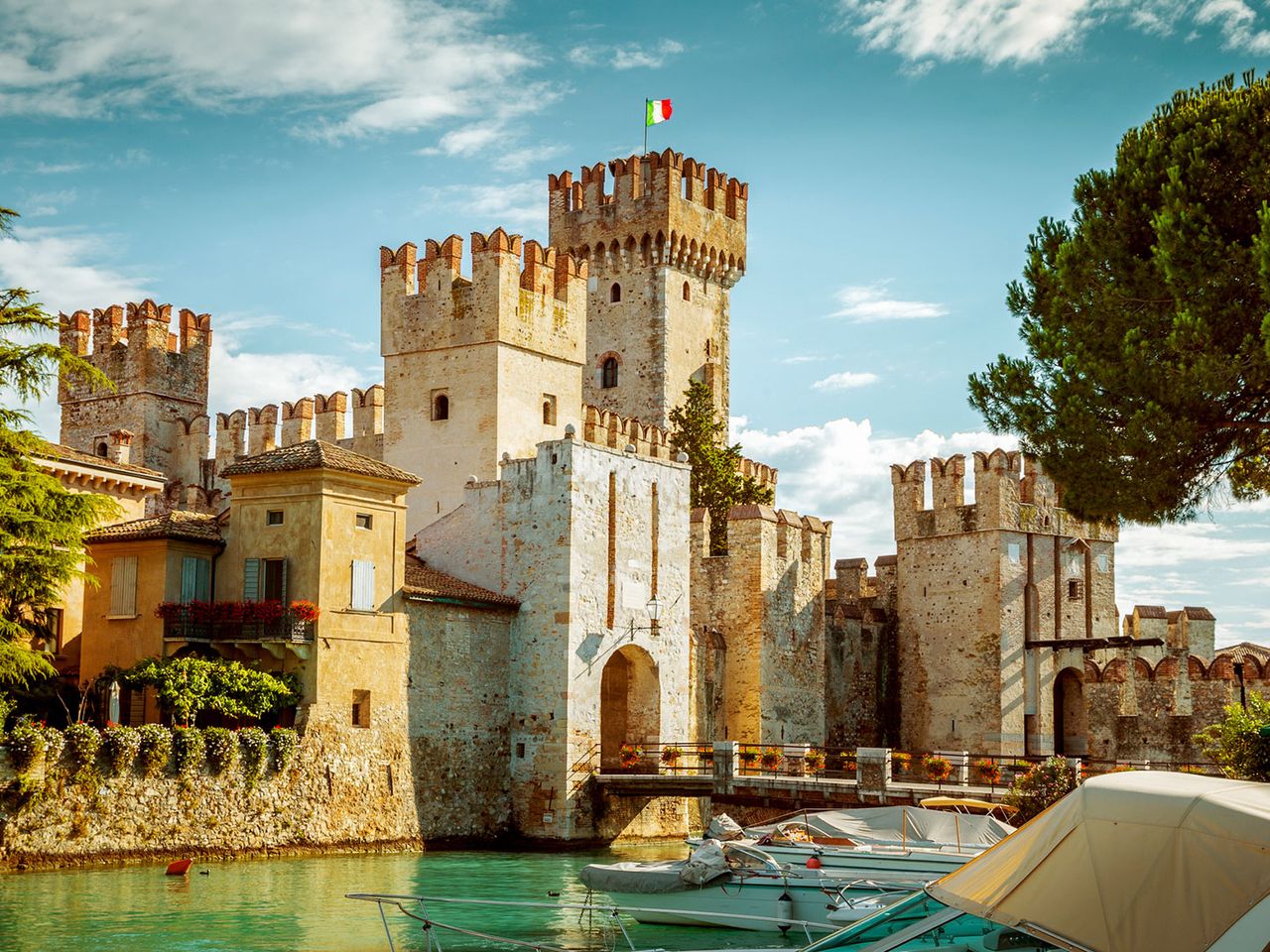 Scaligerburg und Hafenbecken, Sirmione