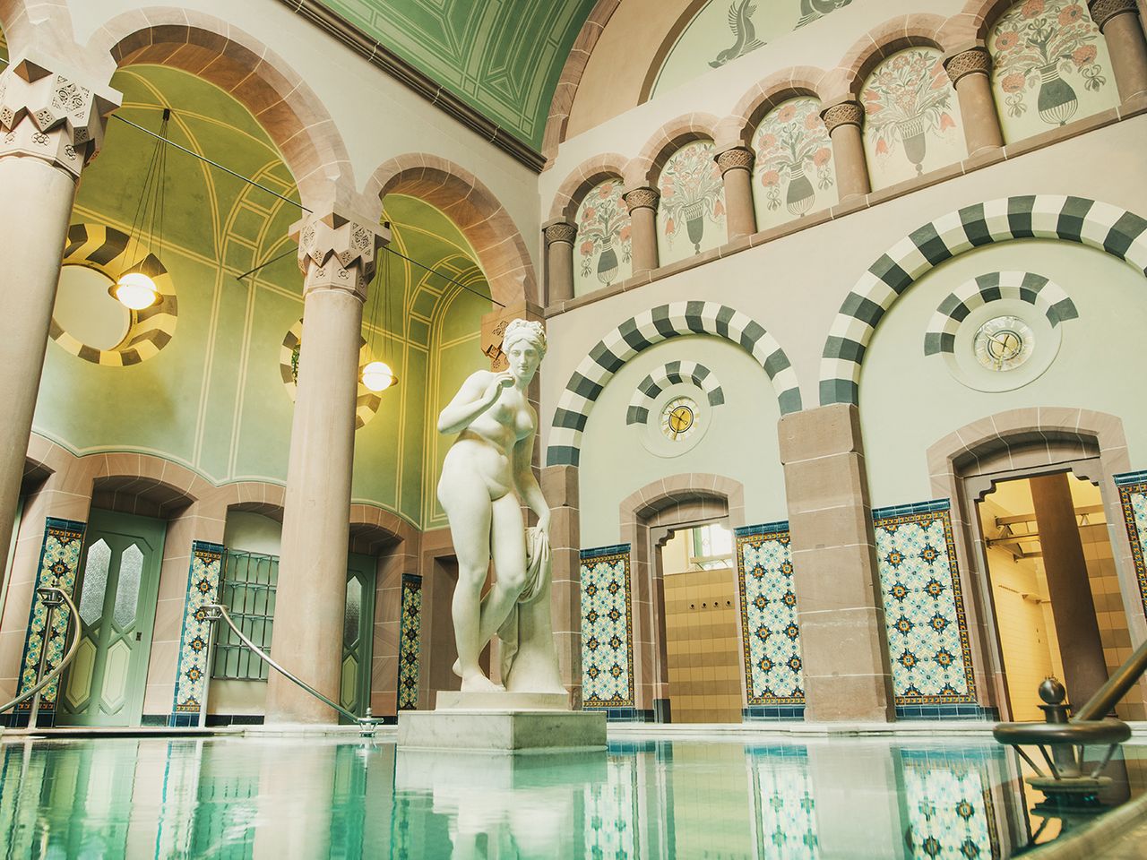 Das große Herrenbad im Palais Thermal