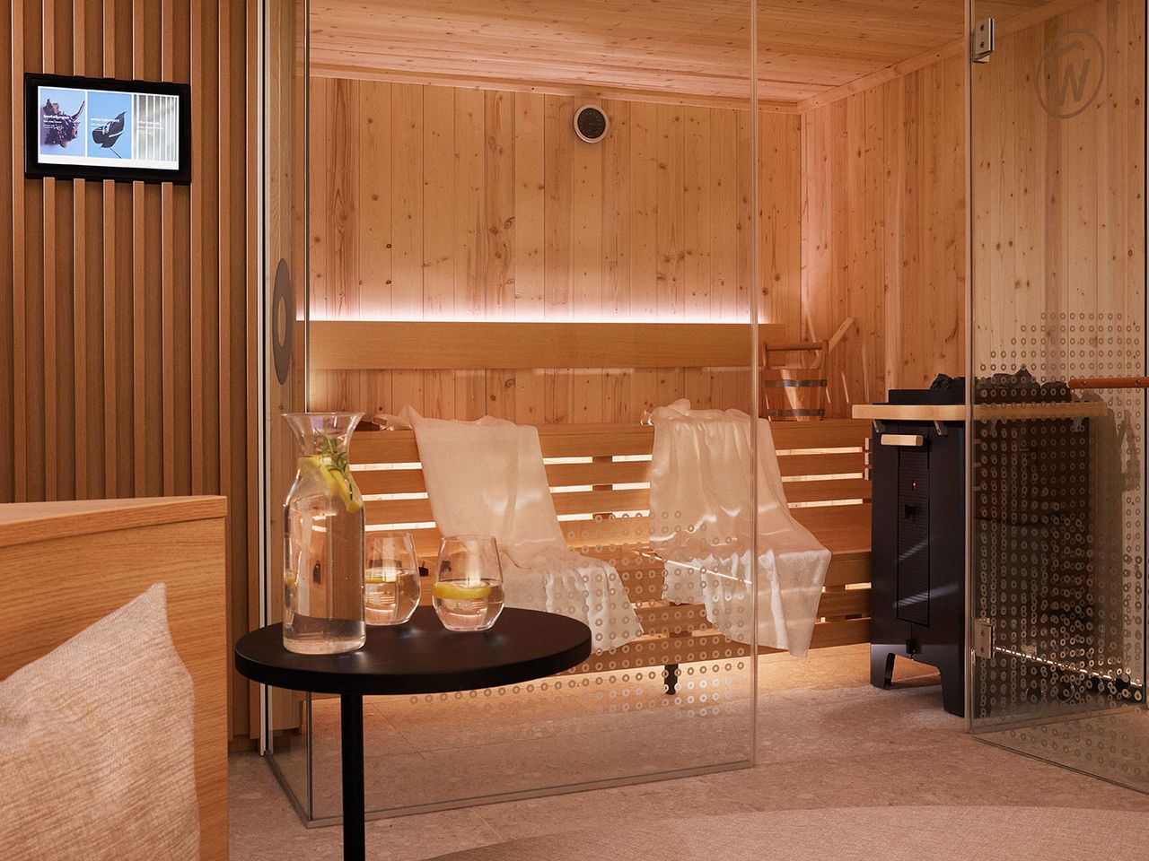 Privater Spabereich mit Sauna und Ruhelounge