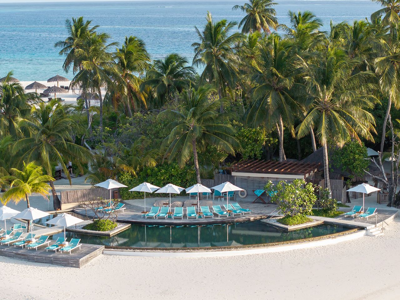 Constance Moofushi, Malediven