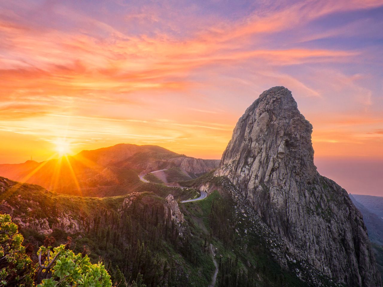 Roque de Agando während des Sonnenuntergangs, La Gomera