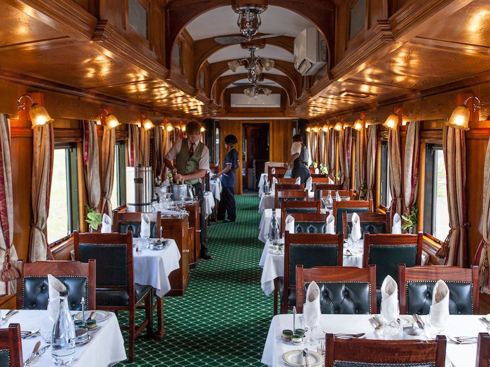 Bordrestaurant im Pride of Africa, Luxuszug