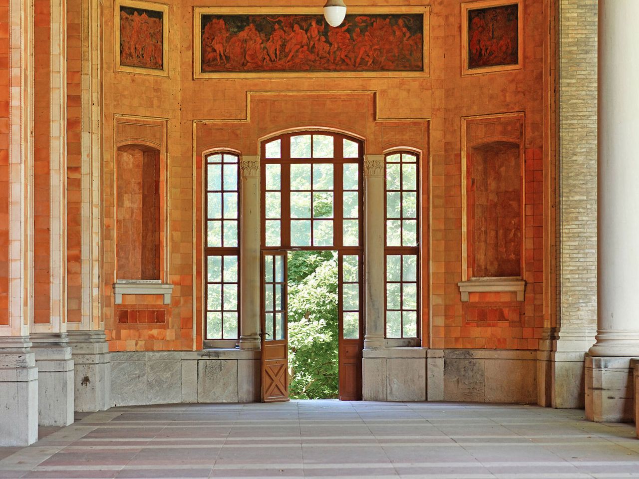 Eingang der Trinkhalle in Baden-Baden