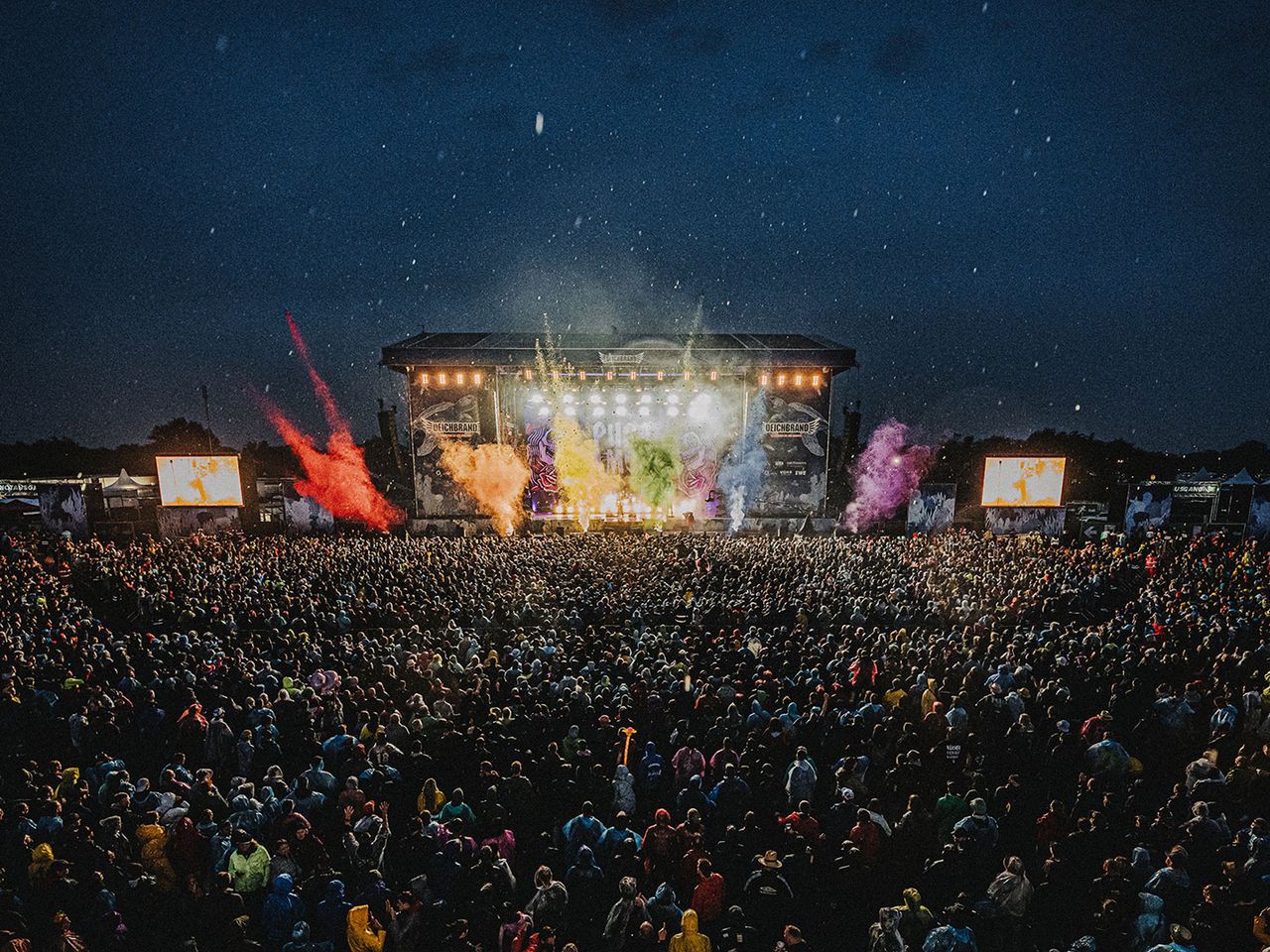 Cro beim Deichbrand-Festival