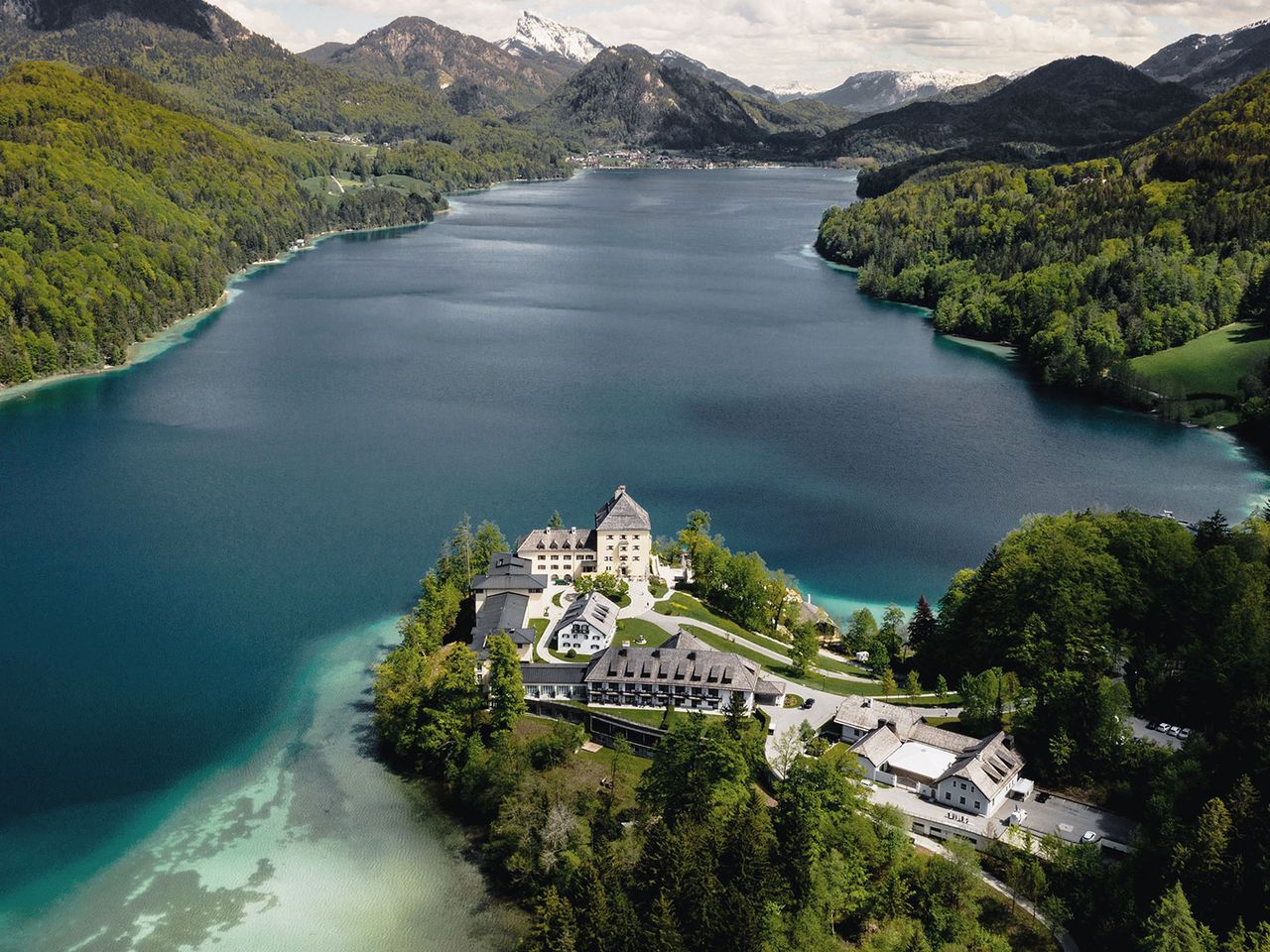 Luftaufnahme, Blick auf Schloss Fuschl