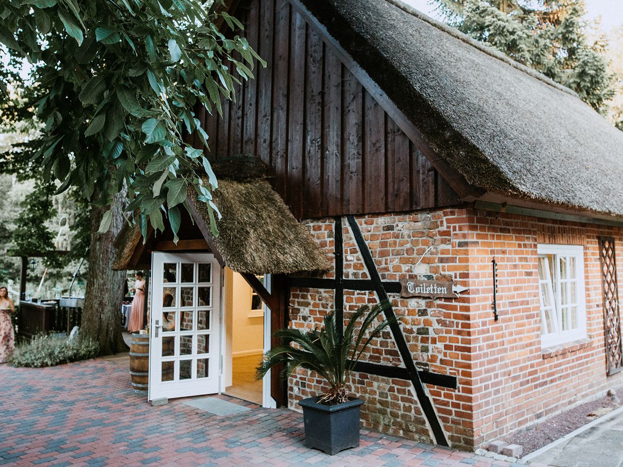 Blick auf das historische Landhaus „Absalonshort“