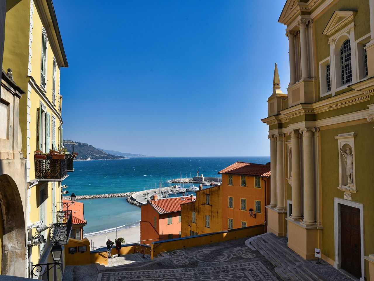 Blick auf das Mittelmeer in Menton