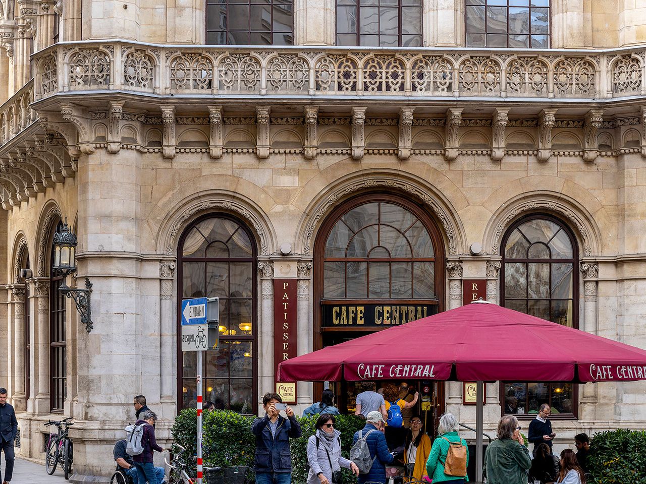 Café Central in Wien von außen