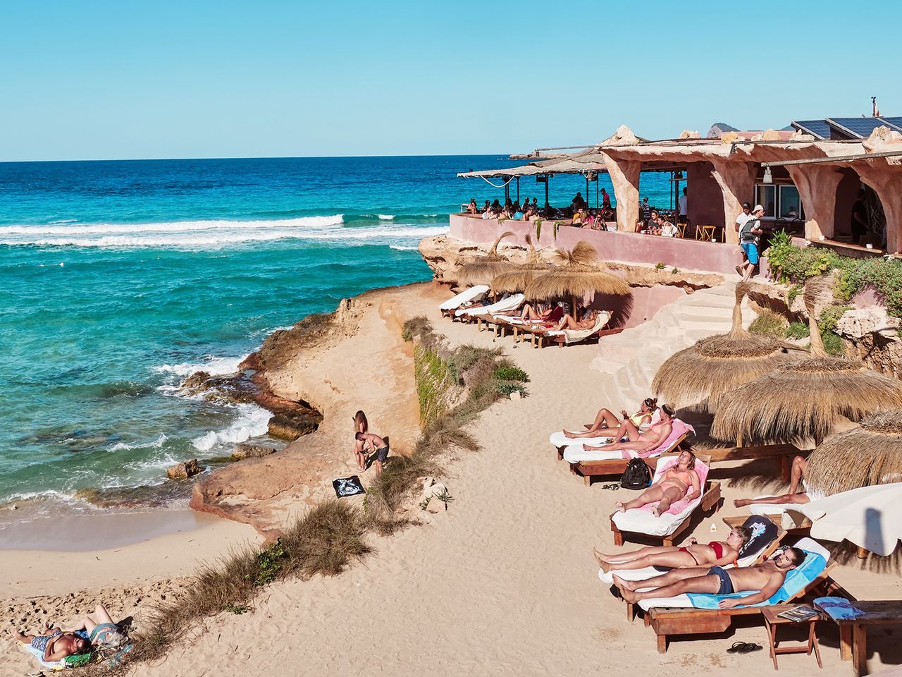 Beach Club Sunset Ashram an der Cala Comte