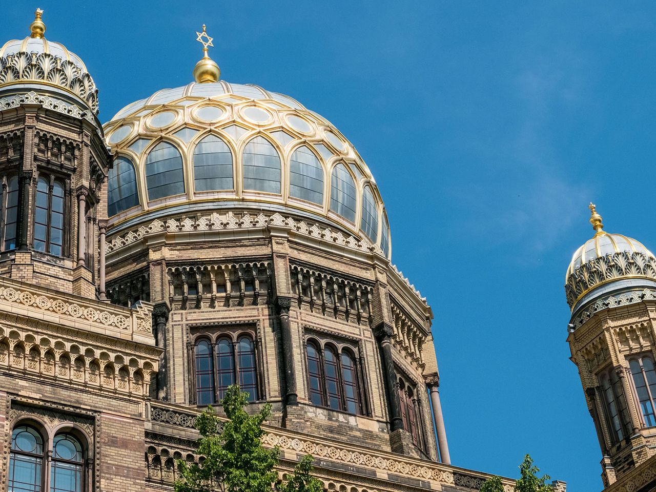 Neue Synagoge Berlin, Kuppel und Türme
