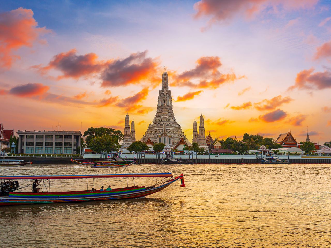 Wat Arun in Bangkok während Sonnenuntergang