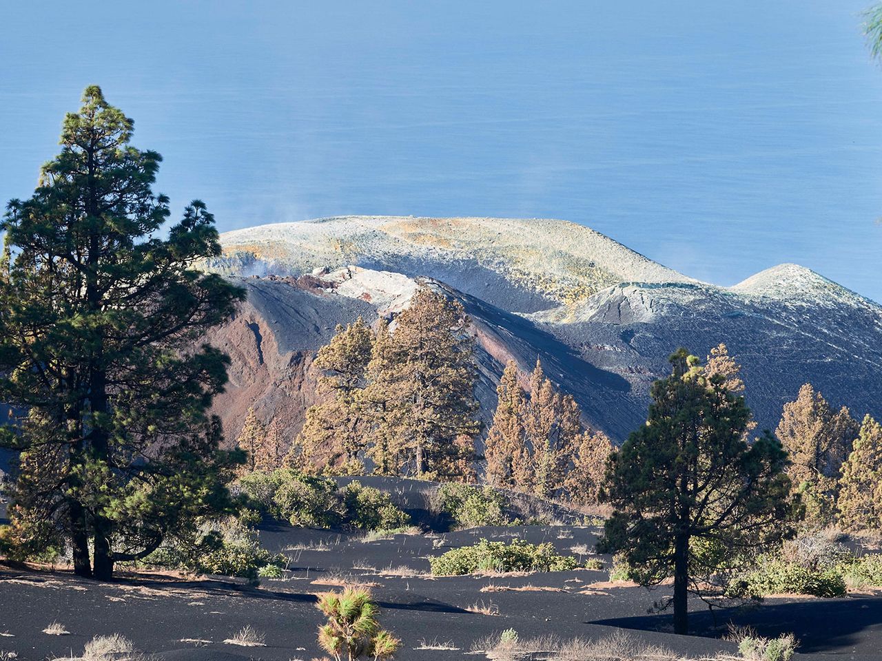 hinterer Krater des Tajogaite auf La Palma