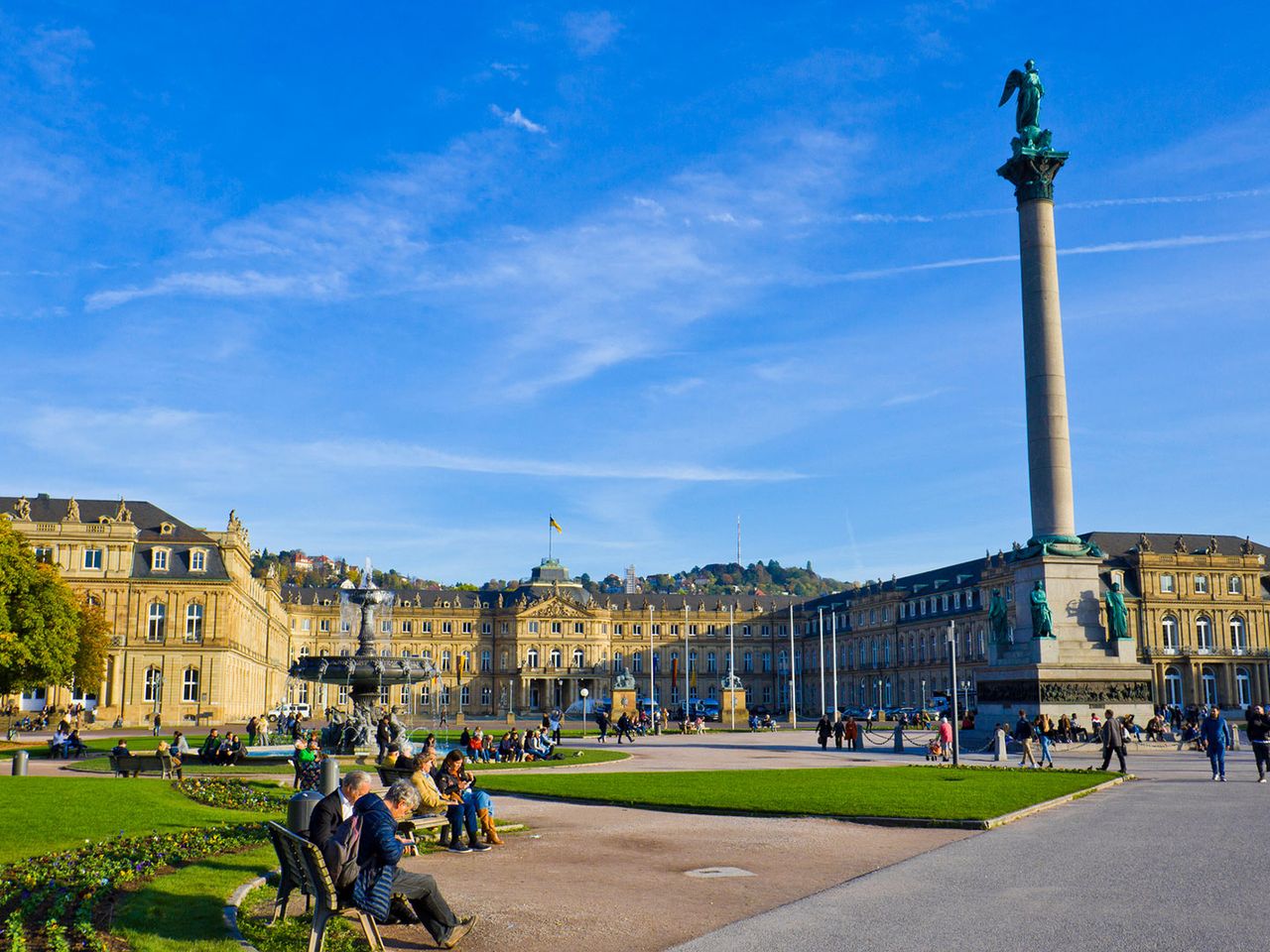 Neues Schloss und Schlossplatz in Stuttgart