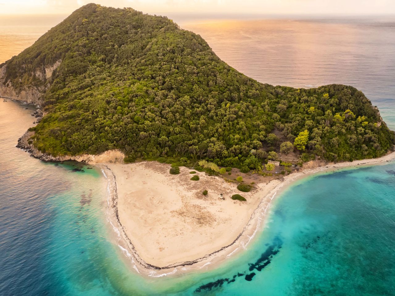 Blick von oben auf Marathonisi Island, Zakynthos