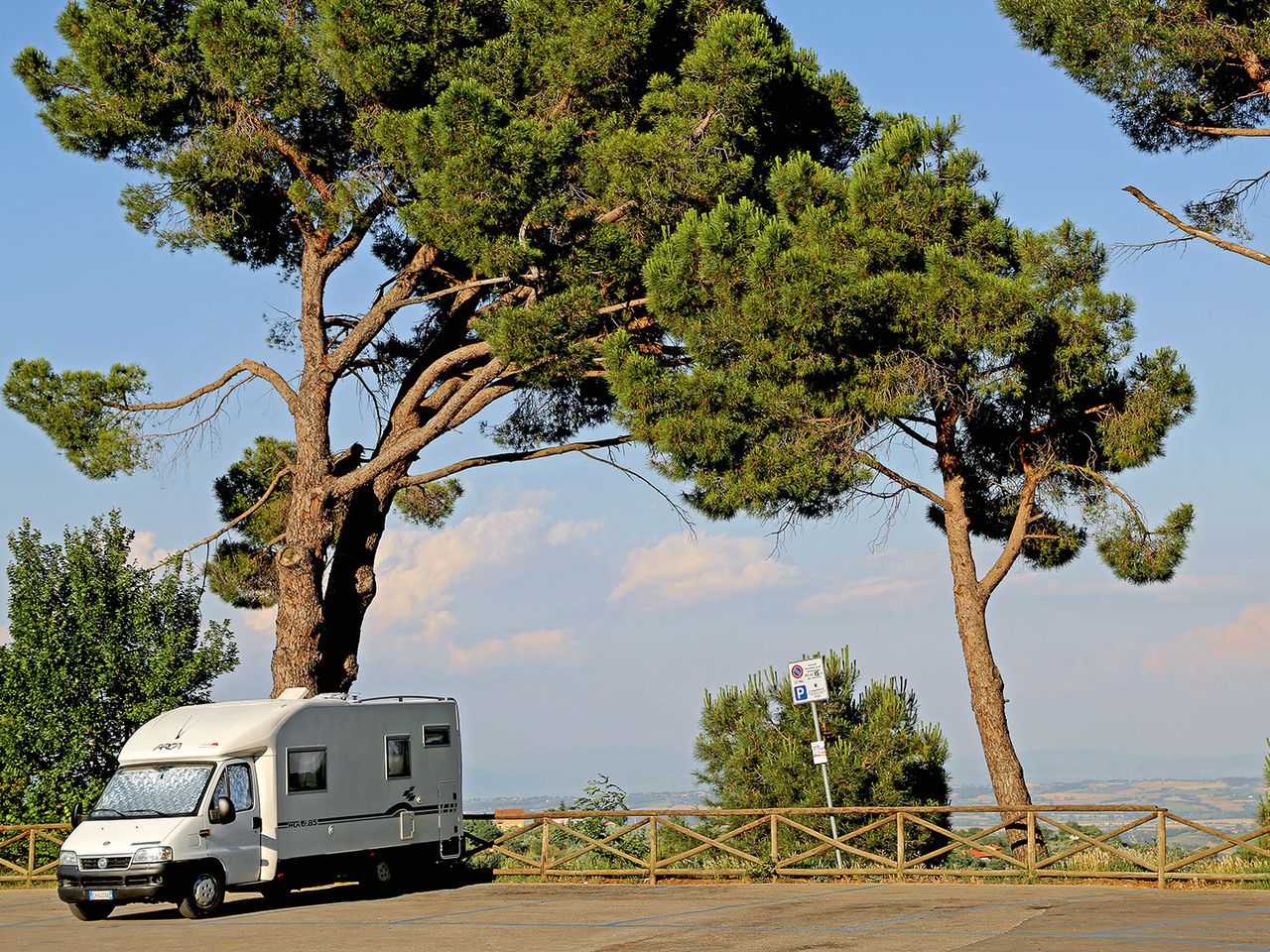 Camping in Montepulciano, Wohnmobil auf Stellplatz