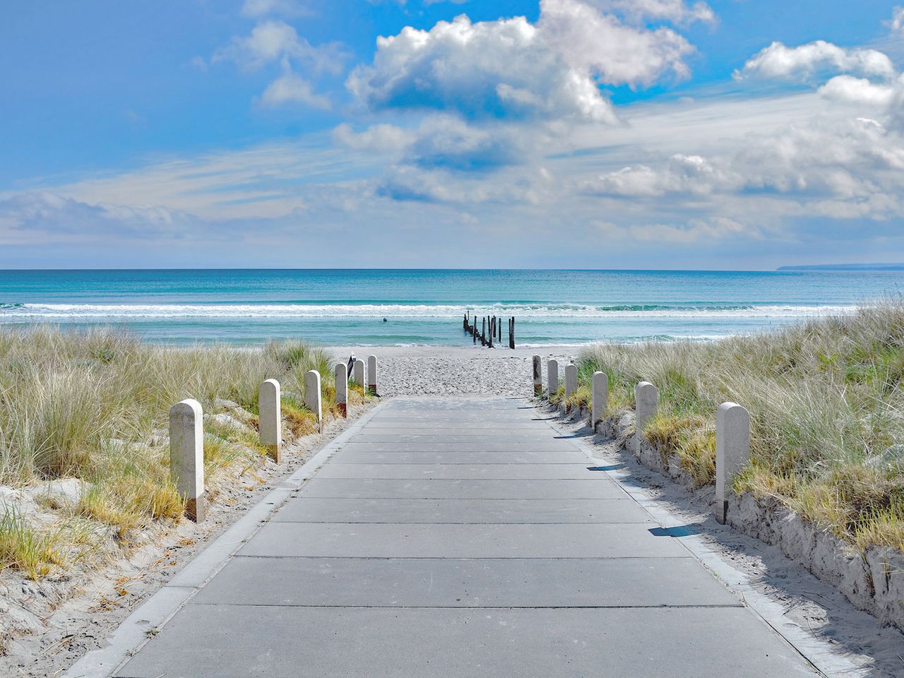 Steg und Strand von Juliusruh, Rügen