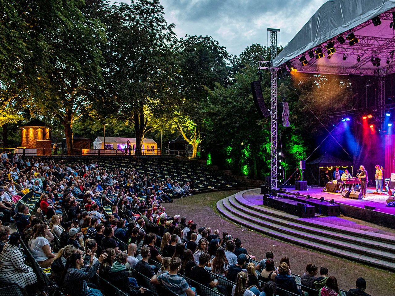 Burgtheater Dinslaken, Konzert auf Open-Air-Bühne