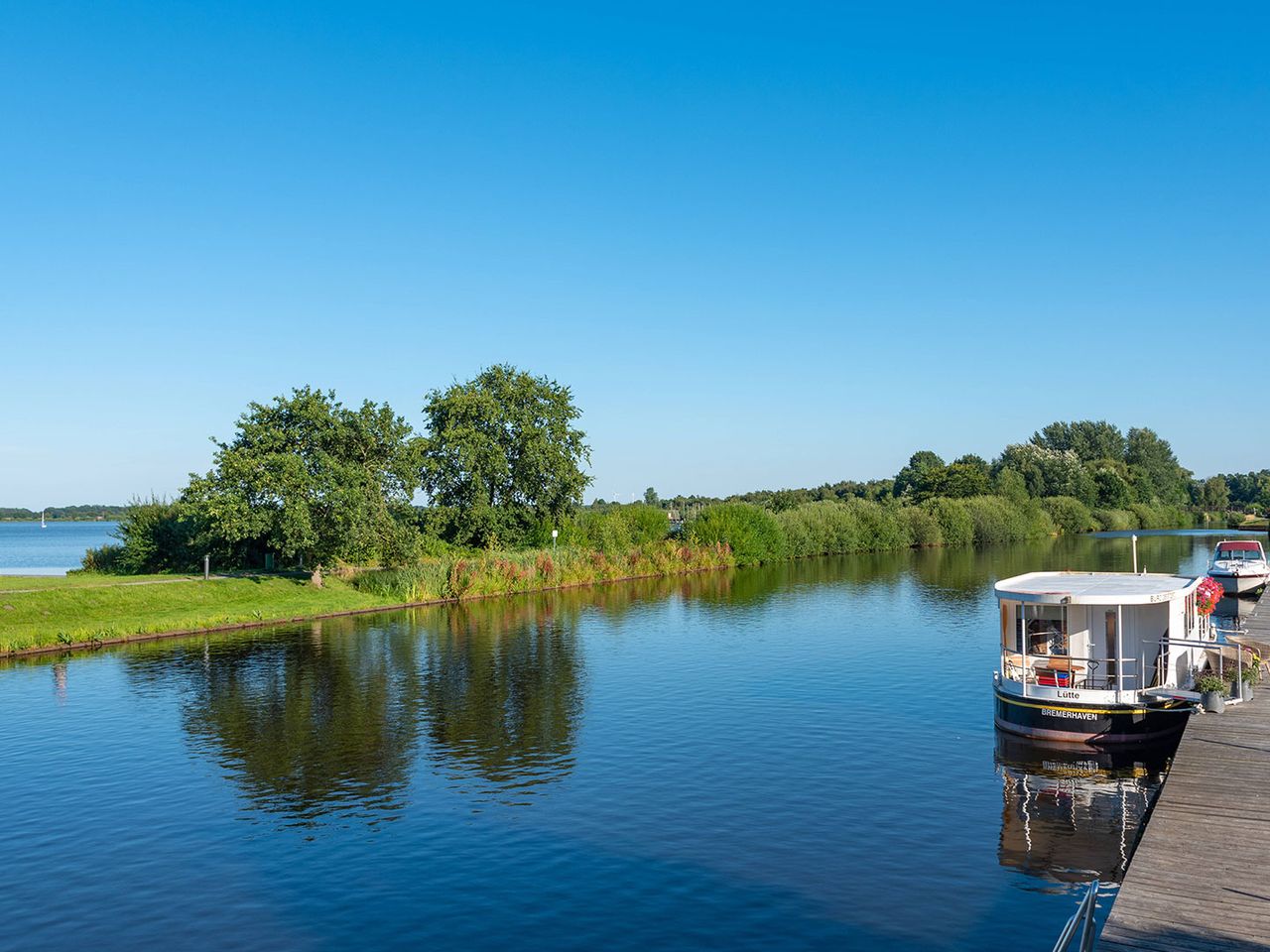 Kanal in Bad Bederkesa mit Booten