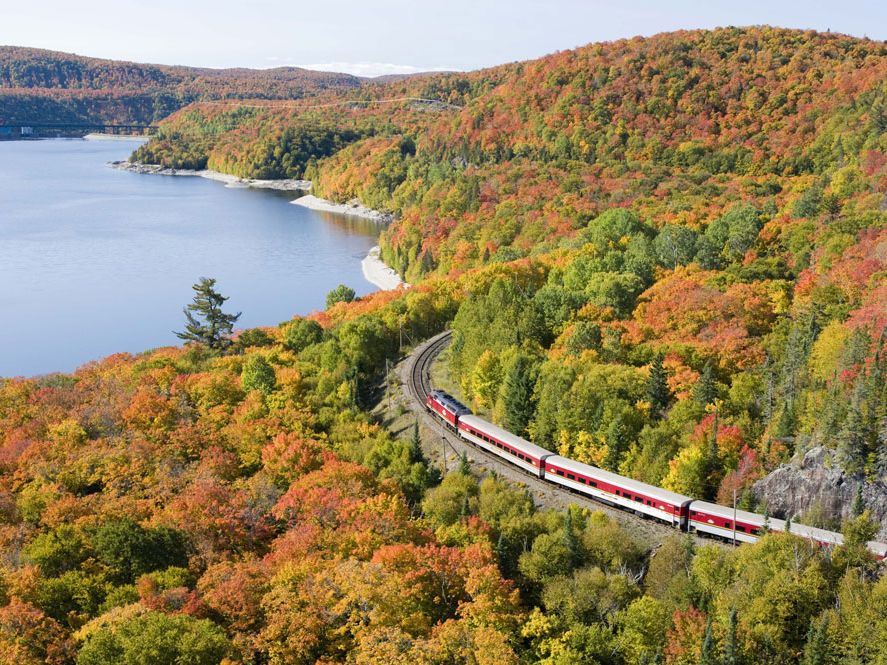 fall-tour-train1-c-tourism-sault-ste.-marie