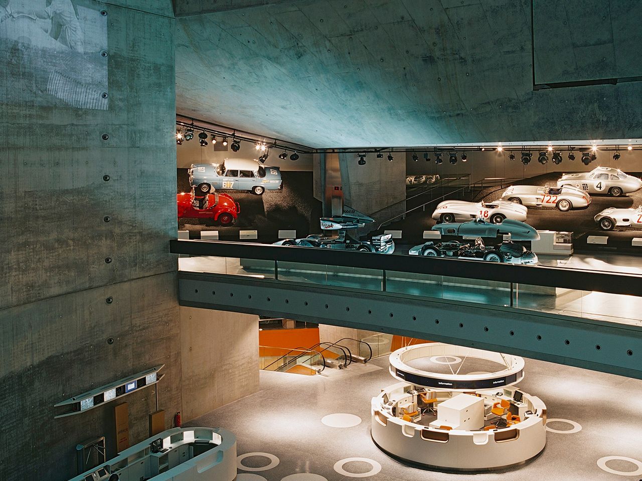 Exponate im Mercedes-Benz Museum