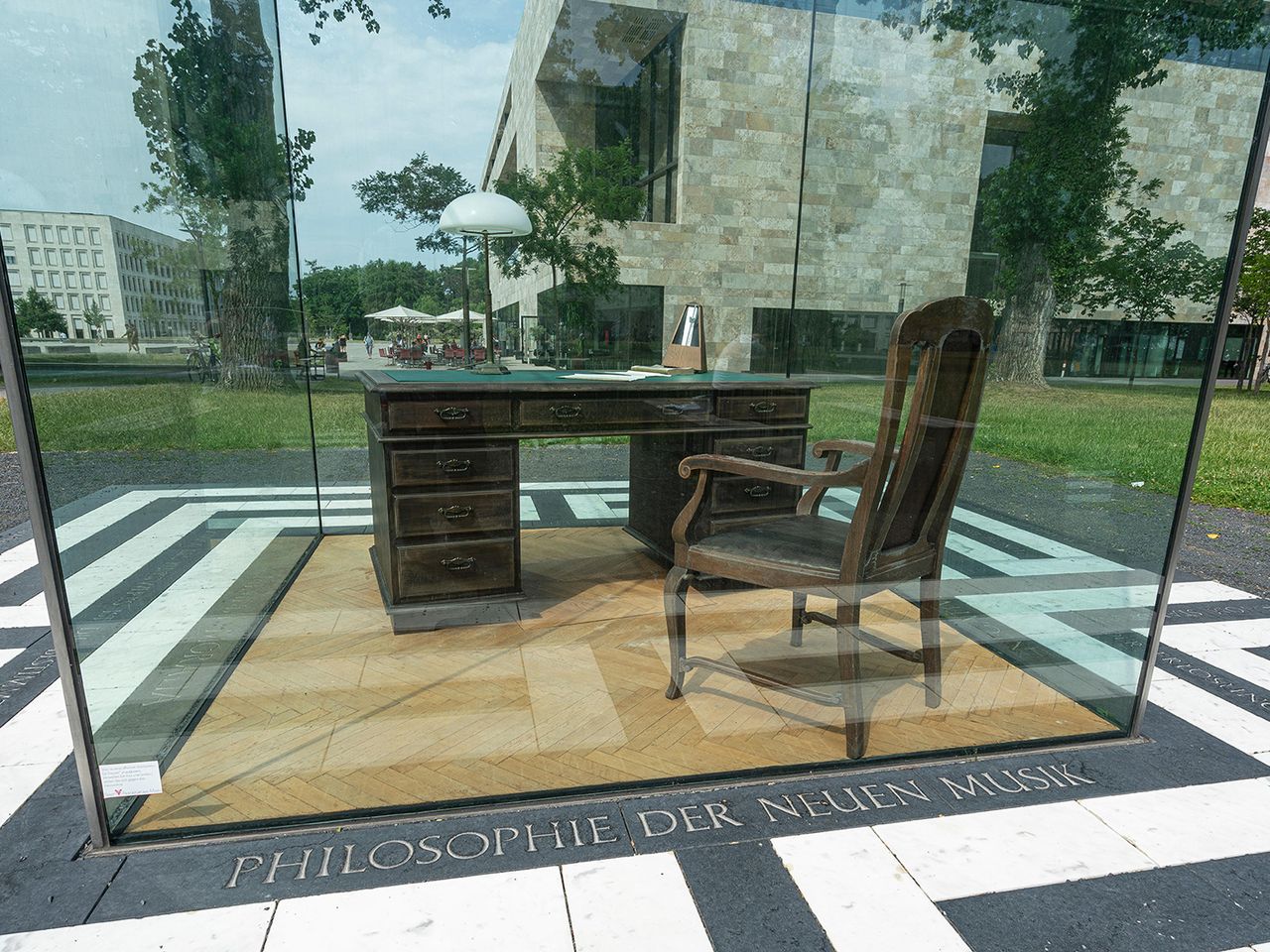 Adorno Denkmal in Frankfurt am Main