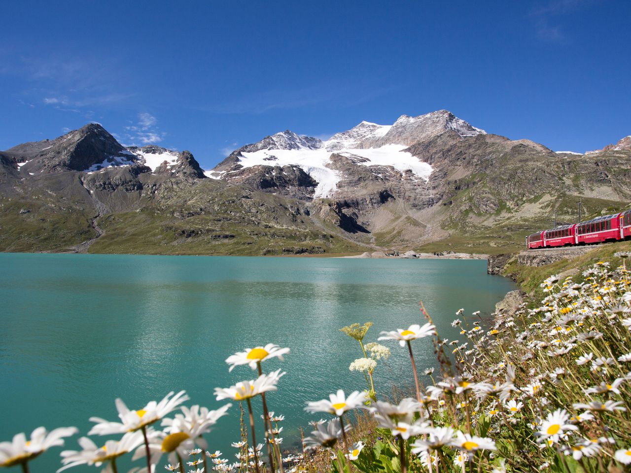 Bernina Express am Lago Bianco