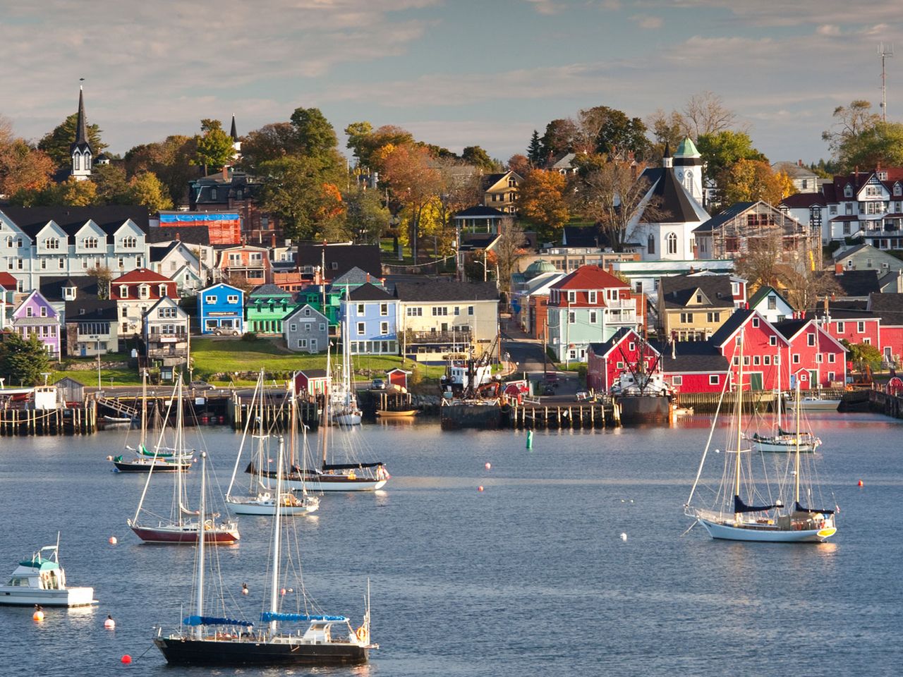 Ufer der Stadt Lunenburg in Kanada, Boote und Schiffe