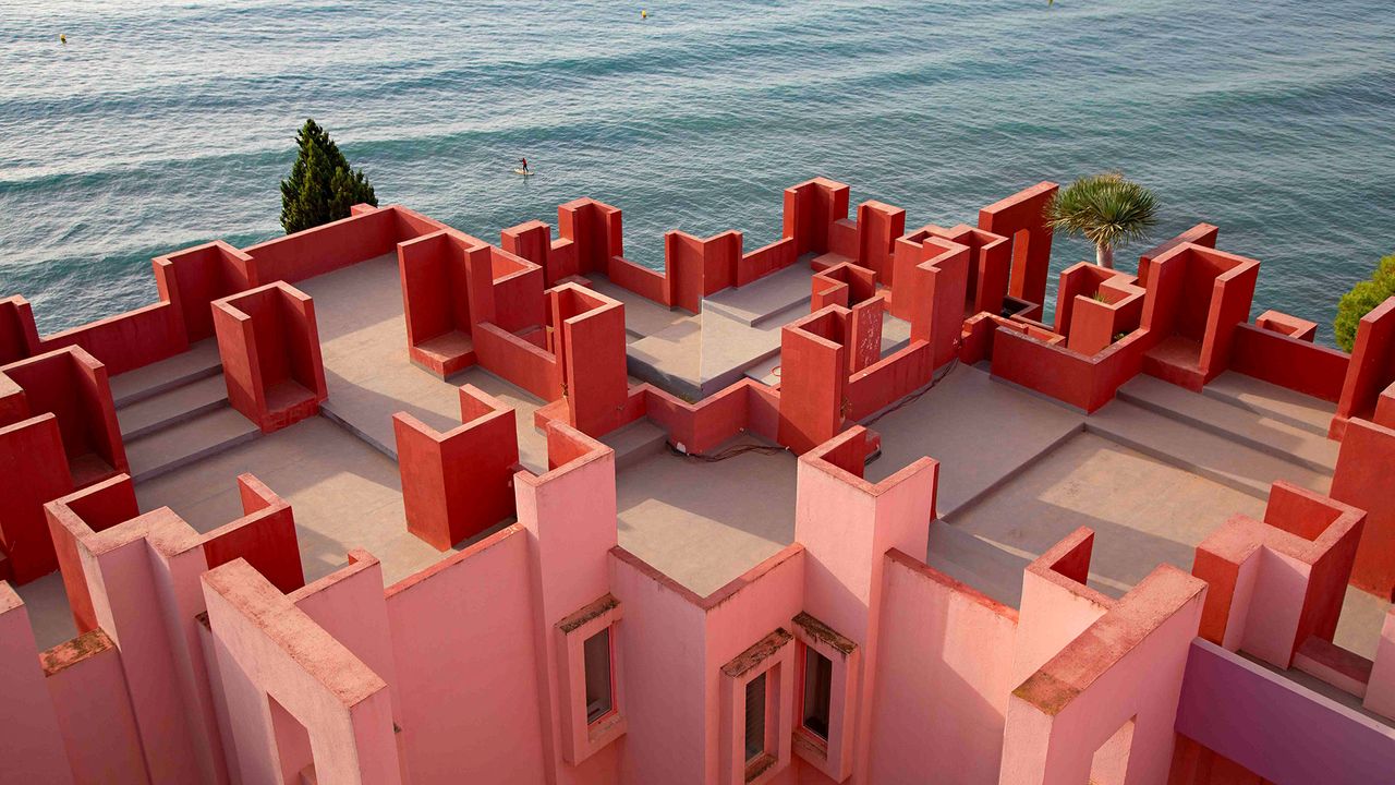 Valencia Calpe Edifici La Muralla Roja