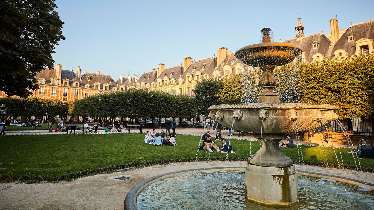 Place des Vosges im Viertel Le Marais, Paris
