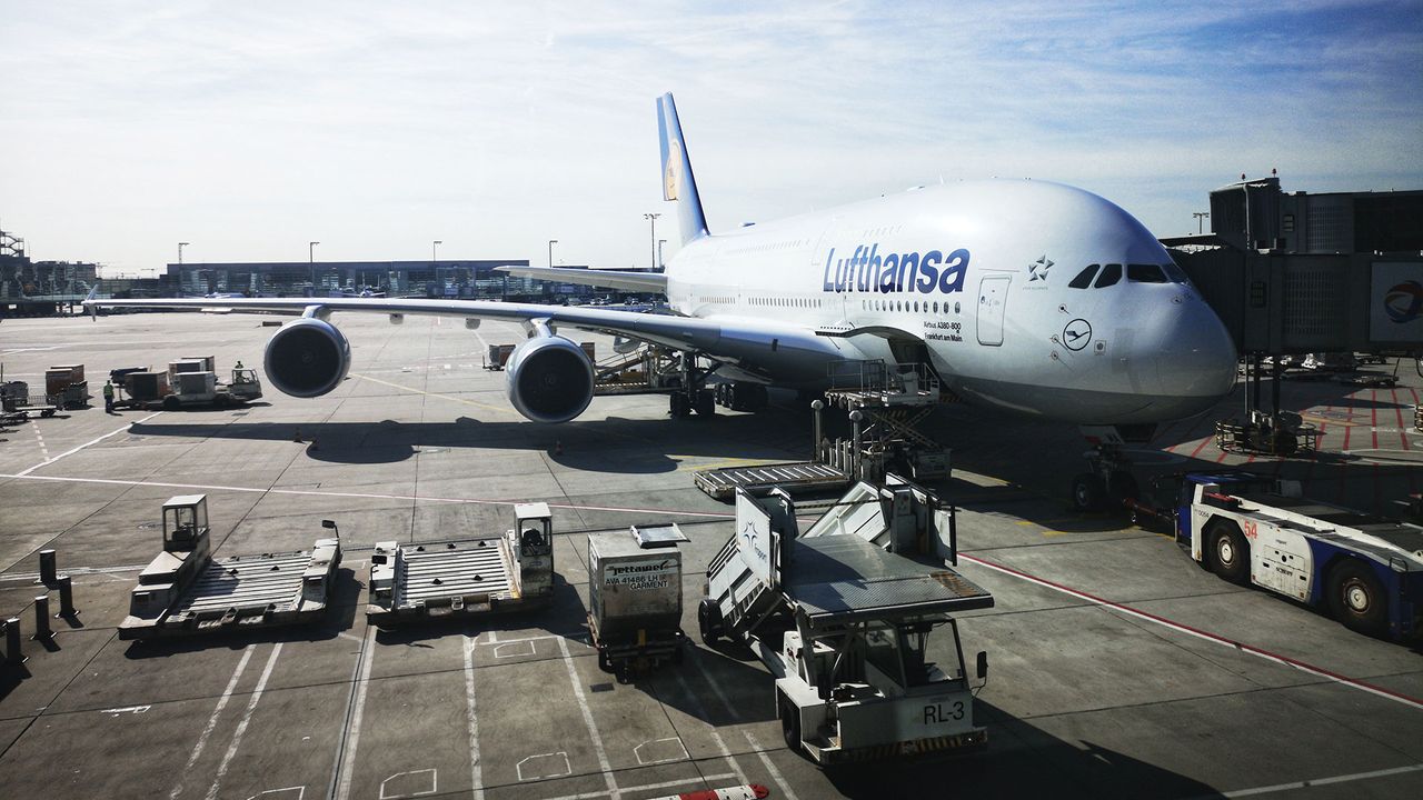 Flugzeug der Lufthansa, Frankfurter Flughafen