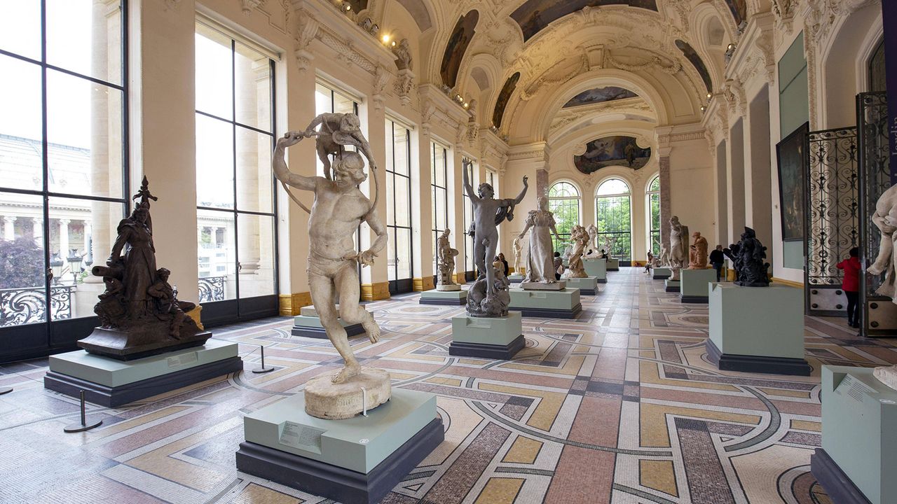 Galerie der Skulpturen im Musée des Beaux Arts in Paris