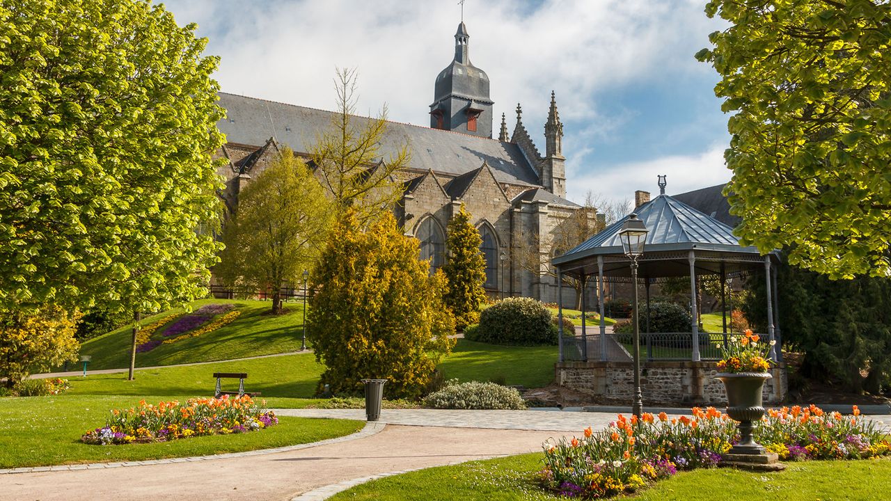 Park in Fougères in der Bretagne
