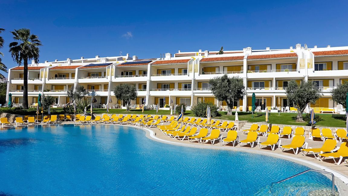 Leerer Hotelpool