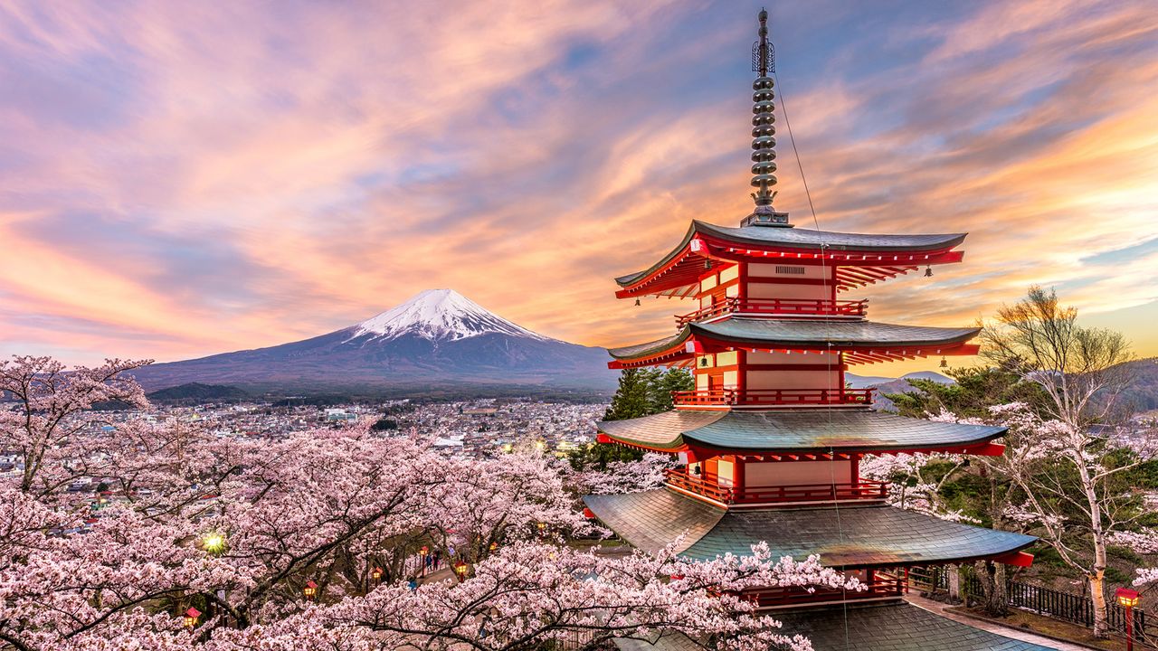 Fujiyoshida am Fuße des Mount Fuji